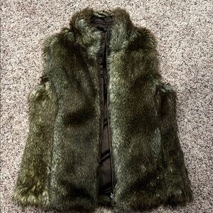 Reversible GAP Dark Brown Vest with Faux Fur Trim. Down and faux fur.